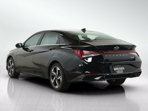 Used 2023 Hyundai Elantra Limited FWD image 3