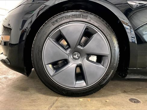 Used 2022 Tesla Model 3 image 12