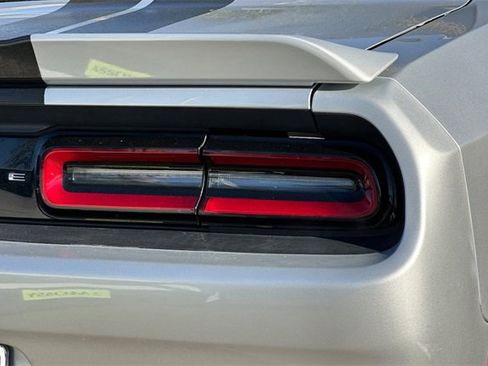 Used 2019 Dodge Challenger SXT image 28