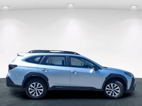 Used 2024 Subaru Outback AWD/4WD image 7