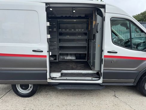 Used 2018 Ford Transit 250 130 Medium Roof RWD image 26