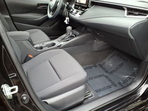 Certified 2023 Toyota Corolla LE image 9