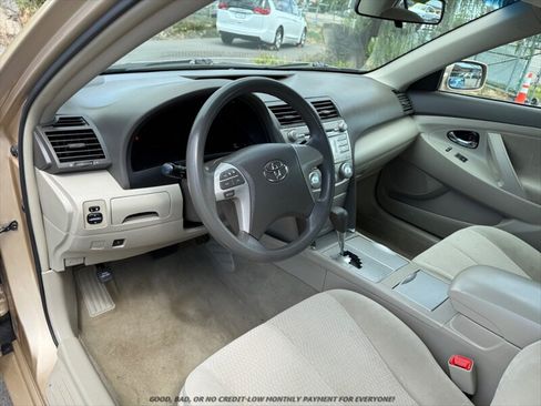 Used 2011 Toyota Camry LE FWD image 10