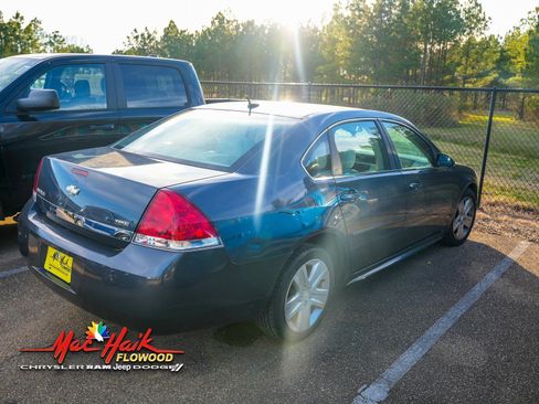 Used 2011 Chevrolet Impala LS image 2