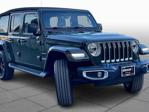 Used 2022 Jeep Wrangler Unlimited Sahara w/ Cold Weather Group image 3