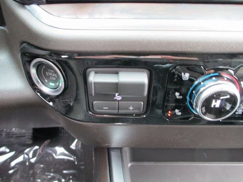 New 2026 GMC Sierra 1500 SLT w/ SLT Premium Plus Package image 19