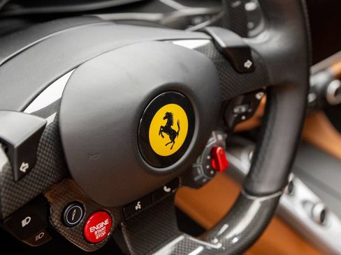 Used 2018 Ferrari GTC4Lusso T RWD image 19