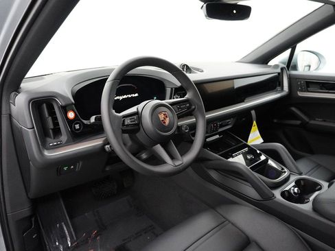 Used 2026 Porsche Cayenne Coupe AWD/4WD image 4