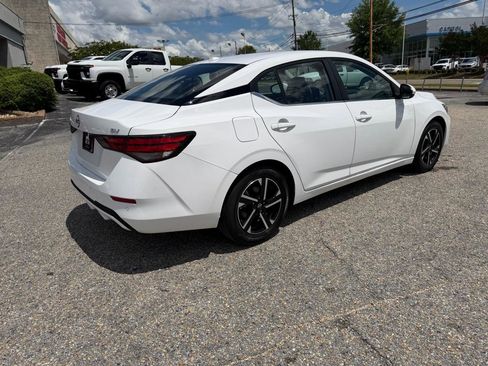 Used 2024 Nissan Sentra SV FWD image 20