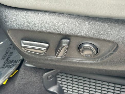 Used 2024 Toyota Sienna Limited AWD/4WD image 29