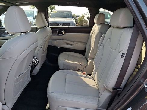 Used 2025 Kia Sorento SX Prestige image 10