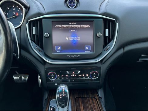 Used 2014 Maserati Ghibli S Q4 AWD/4WD image 31