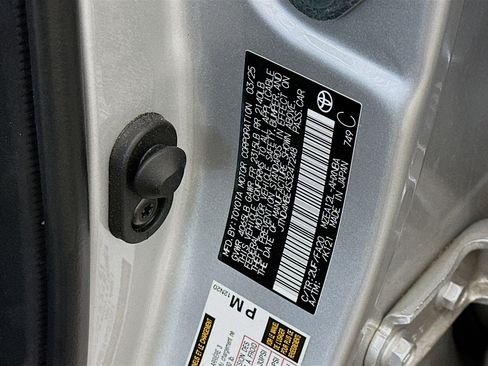 Used 2025 Toyota Corolla Hatchback image 12