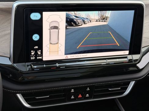 New 2026 Volkswagen Atlas SE image 14