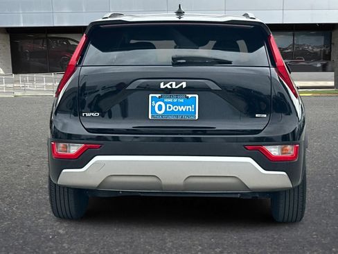 Used 2023 Kia Niro LX FWD image 8