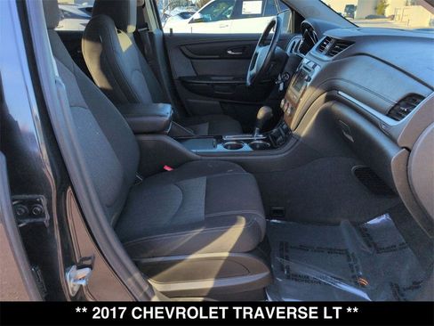 Used 2017 Chevrolet Traverse LT image 28