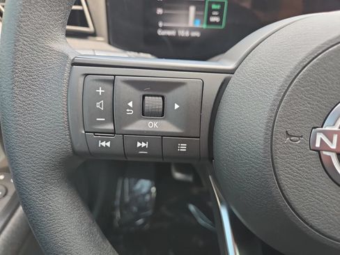 Used 2025 Nissan Kicks SV FWD image 21