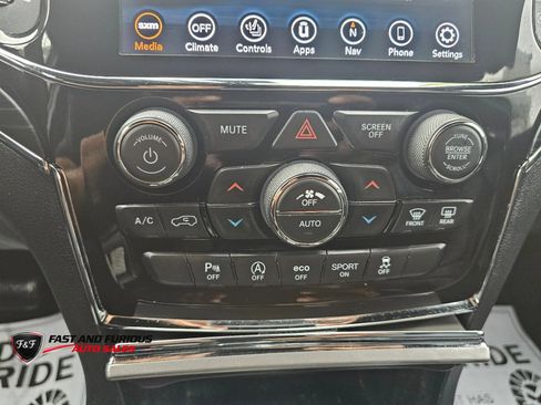 Used 2020 Jeep Grand Cherokee Limited AWD/4WD image 24