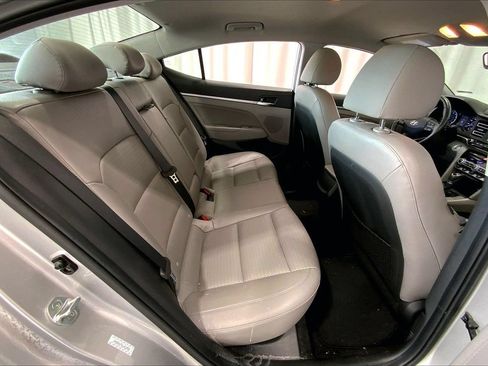 Used 2020 Hyundai Elantra Limited FWD image 25