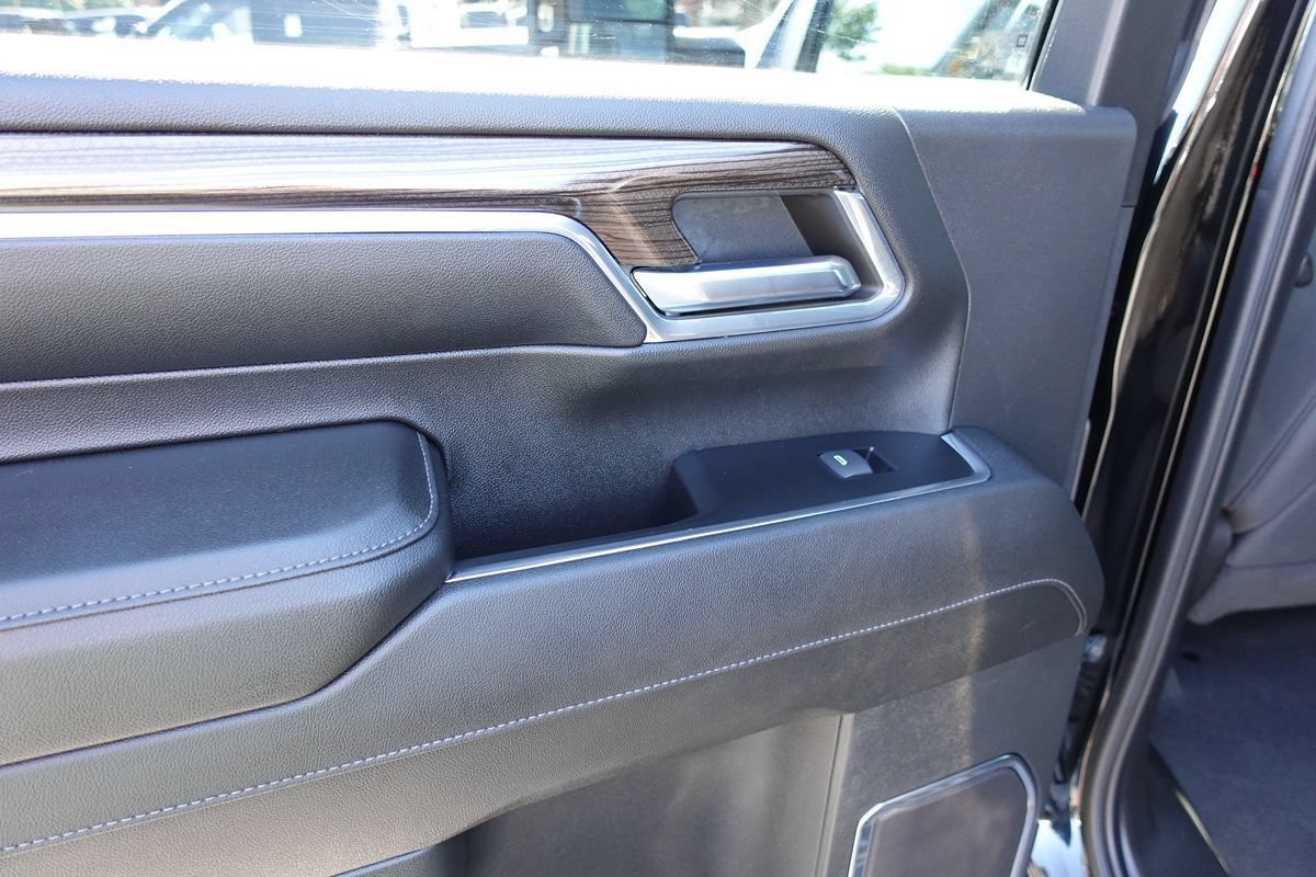 Used 2024 Chevrolet Silverado 2500 LT w/ Midnight Edition AWD/4WD image 22