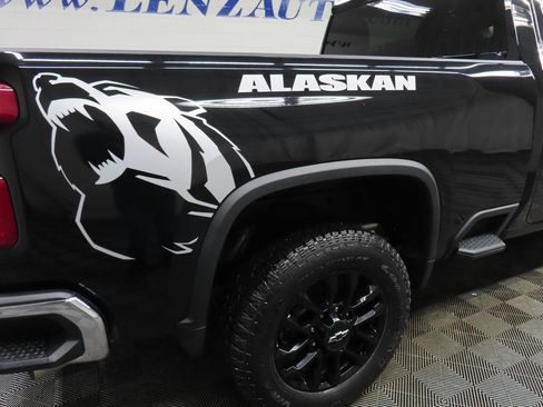 Used 2025 Chevrolet Silverado 2500 LT image 37