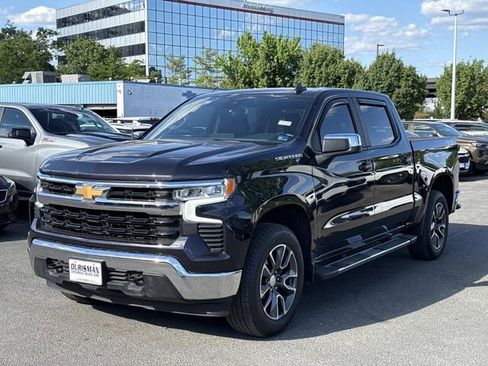 Used 2022 Chevrolet Silverado 1500 LT AWD/4WD image 5
