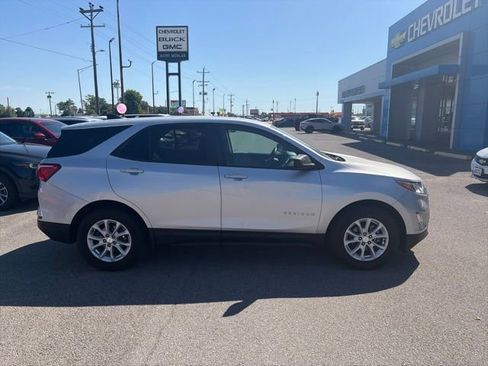 Used 2020 Chevrolet Equinox LS w/ LS Convenience Package FWD image 7