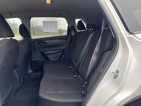 Used 2024 Nissan Rogue S image 13