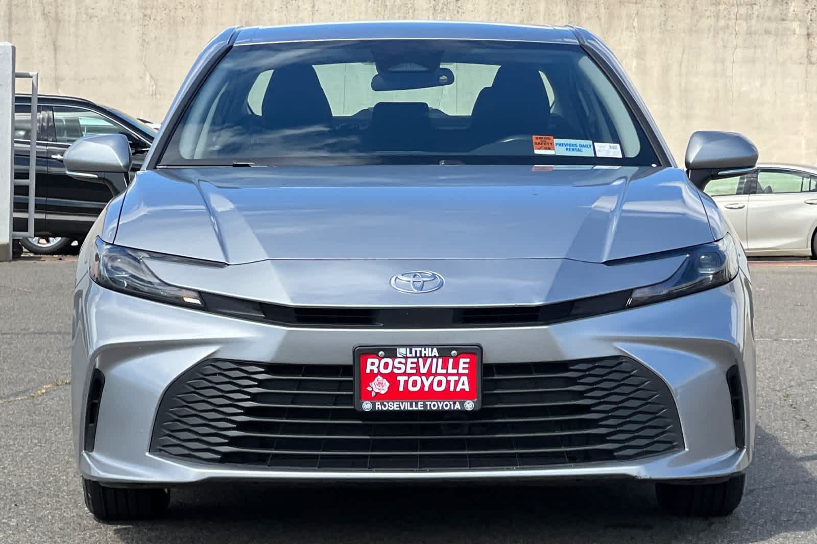 Used 2025 Toyota Camry LE FWD image 10
