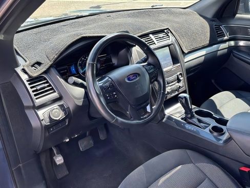 Used 2019 Ford Explorer XLT w/ Equipment Group 201A FWD image 20