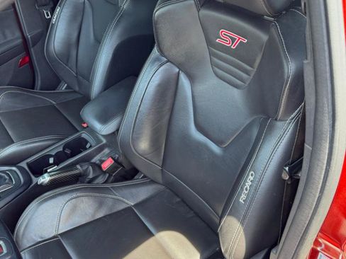 Used 2018 Ford Focus ST w/ Equipment Group 402A FWD image 5