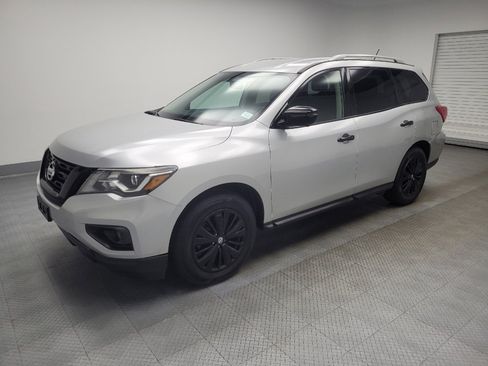 Used 2018 Nissan Pathfinder SL image 2