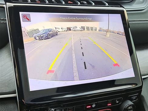 Used 2022 Jeep Grand Cherokee Limited image 19