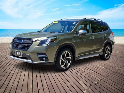 Used 2023 Subaru Forester Touring w/ Popular Package #2 AWD/4WD image 3