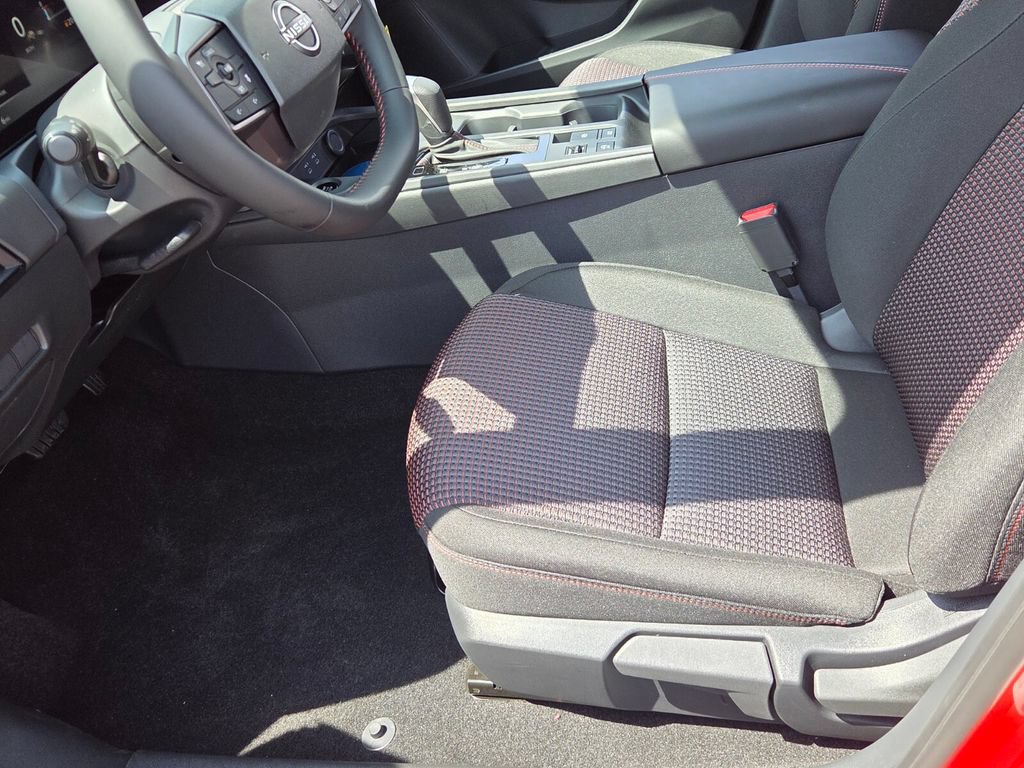 New 2027 Nissan Sentra SR w/ Floor Mat Package FWD image 4