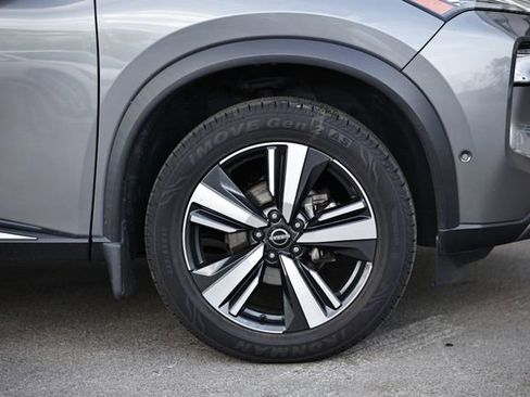 Used 2023 Nissan Rogue SL w/ SL Premium Package image 5