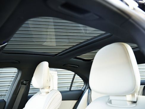 Used 2023 Mercedes-Benz C 300 C 300 w/ Exclusive Trim Package image 21