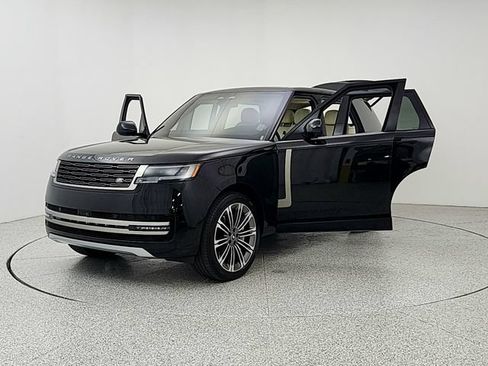 Certified 2025 Land Rover Range Rover SE AWD/4WD image 9