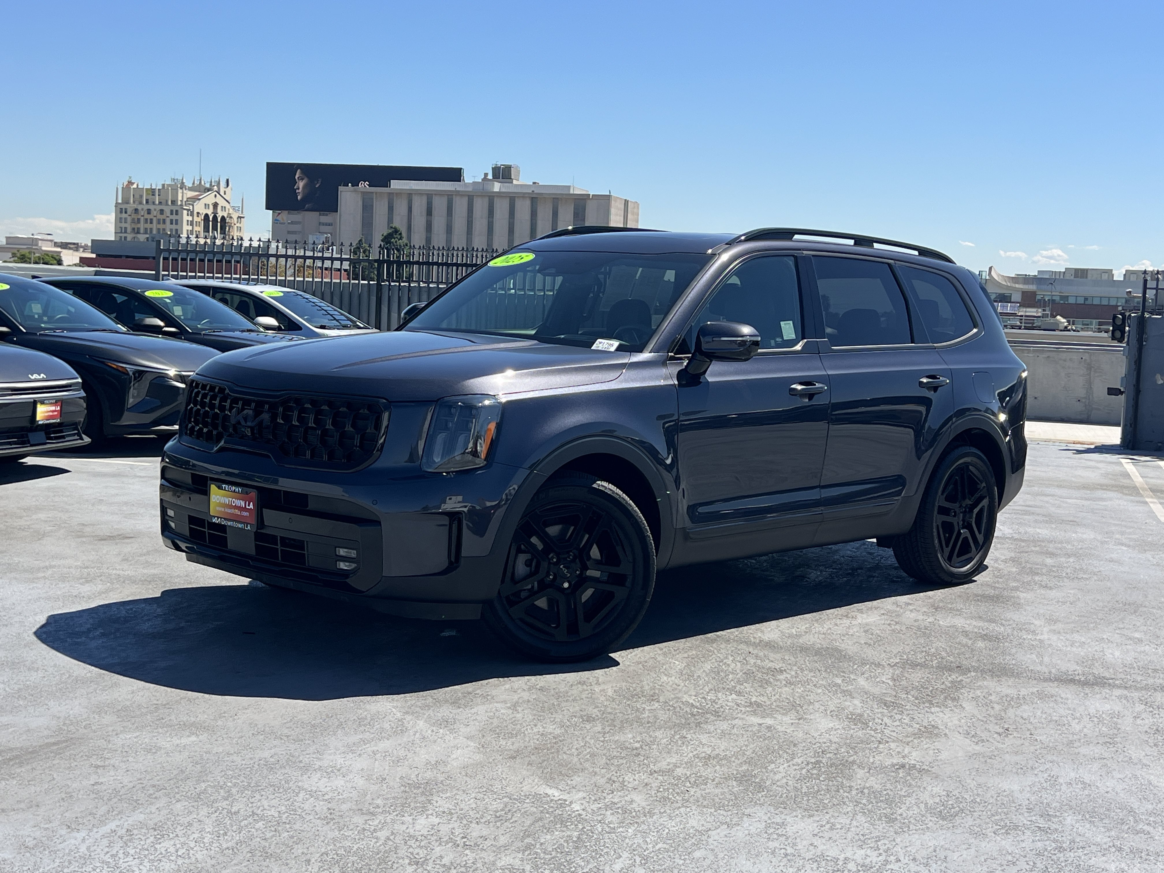 Used 2025 Kia Telluride SX Prestige X-Line AWD/4WD image 2