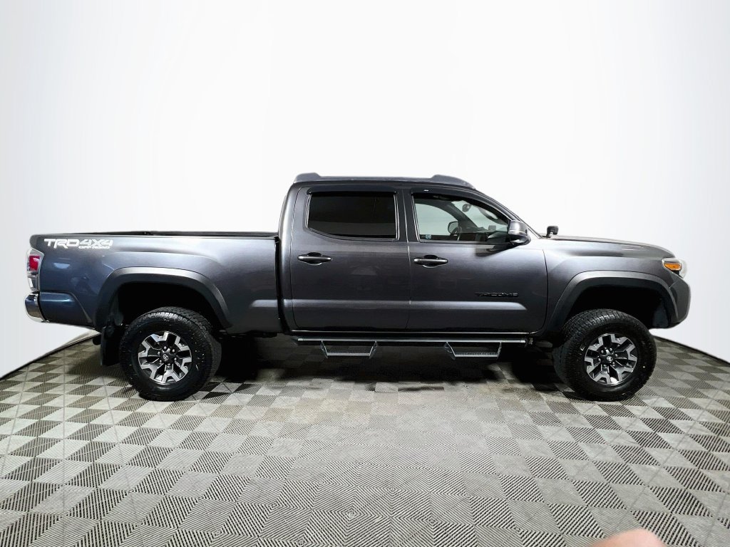 Certified 2022 Toyota Tacoma TRD Off-Road AWD/4WD image 8