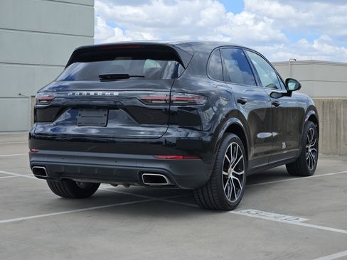Certified 2022 Porsche Cayenne AWD/4WD image 8