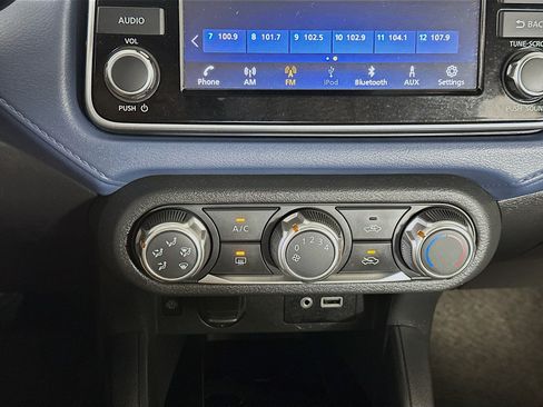 Used 2025 Nissan Versa SV FWD image 23