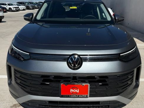 Certified 2025 Volkswagen Tiguan S FWD image 4