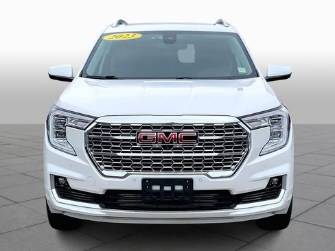 Used 2023 GMC Terrain Denali w/ Denali Premium Package image 4