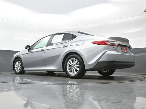Used 2025 Toyota Camry LE FWD image 30