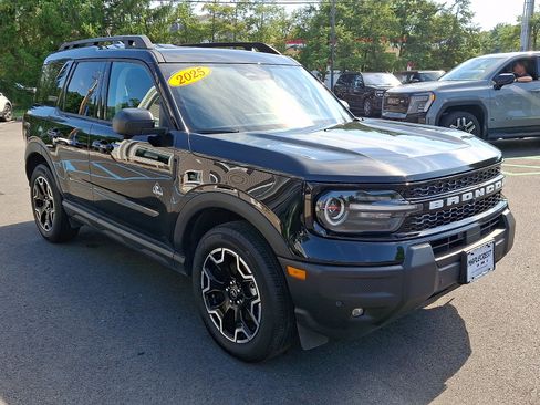 Used 2025 Ford Bronco Sport Outer Banks w/ Outer Banks Tech Package+ AWD/4WD image 3