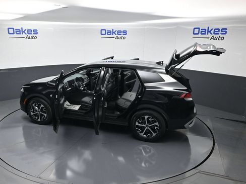 Certified 2024 Kia Sportage EX FWD image 60