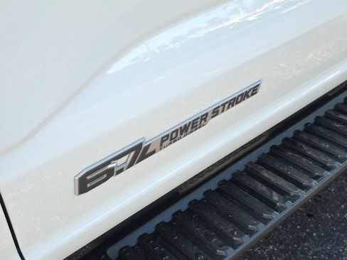 Used 2025 Ford F250 XLT AWD/4WD image 11
