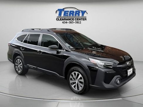 Used 2023 Subaru Outback Premium AWD/4WD image 2