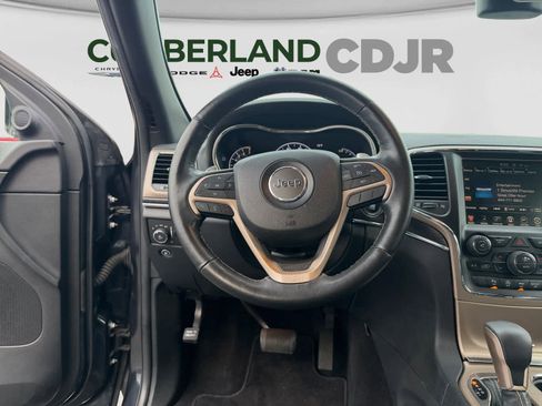 Used 2016 Jeep Grand Cherokee Limited w/ Luxury Group II AWD/4WD image 14